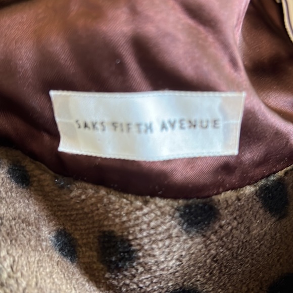 🔹 La Maison De La Fausse Fourrure Paris Fuzzy Polka dot Bucket Hat - Picture 6 of 7